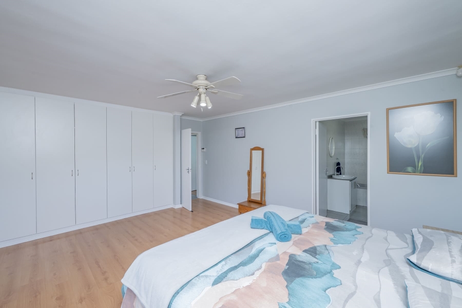 4 Bedroom Property for Sale in Vredekloof Western Cape